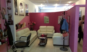 Salón krásy Pink Nitra - líčenie, obočie, nastreľovanie naušníc, piercing, tetovanie